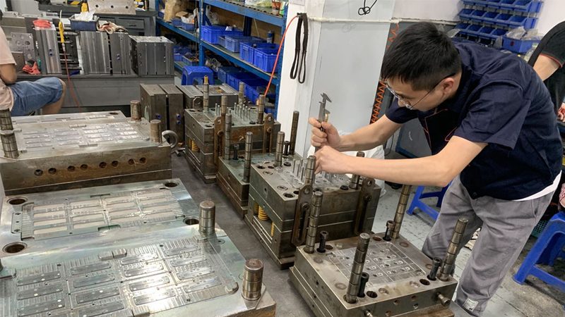 深圳精密拉伸模具定制：揭秘其核心工艺与选型要点**