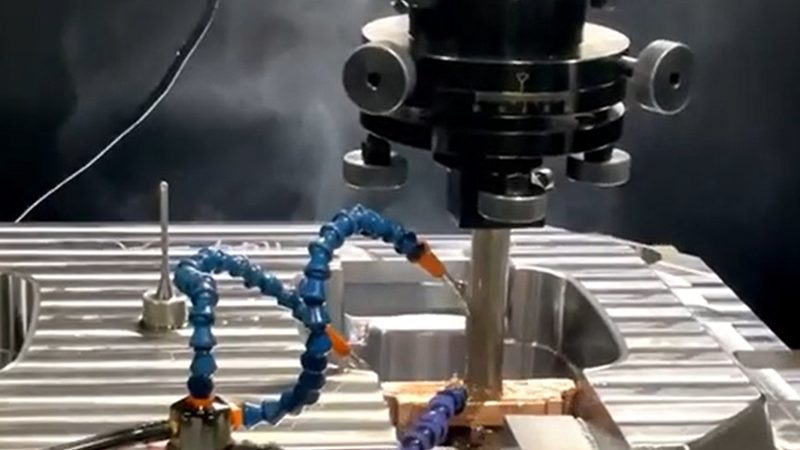 压铸模具设计参数定制：揭秘精准制模的关键**